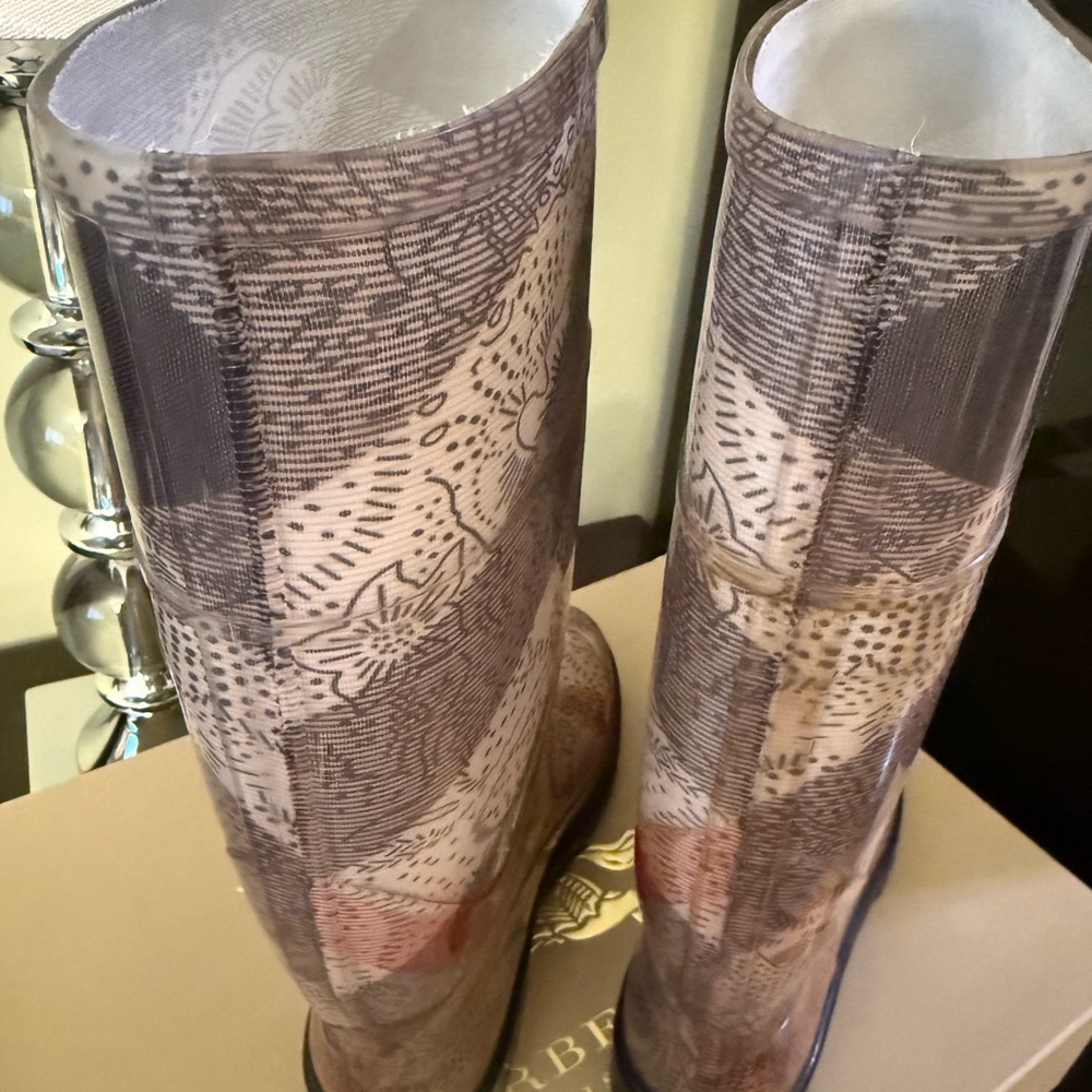 Burberry Patterned Rain Boots in Gray and Cream